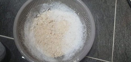 인천 하수구막힘 작업 후 물 흐름을 확인하는 장면